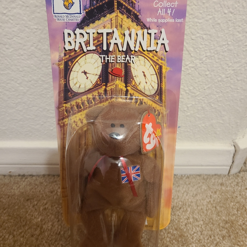 RARE AND RETIRED Ty BRITANNIA Beanie Babie The Bear (OBO!)